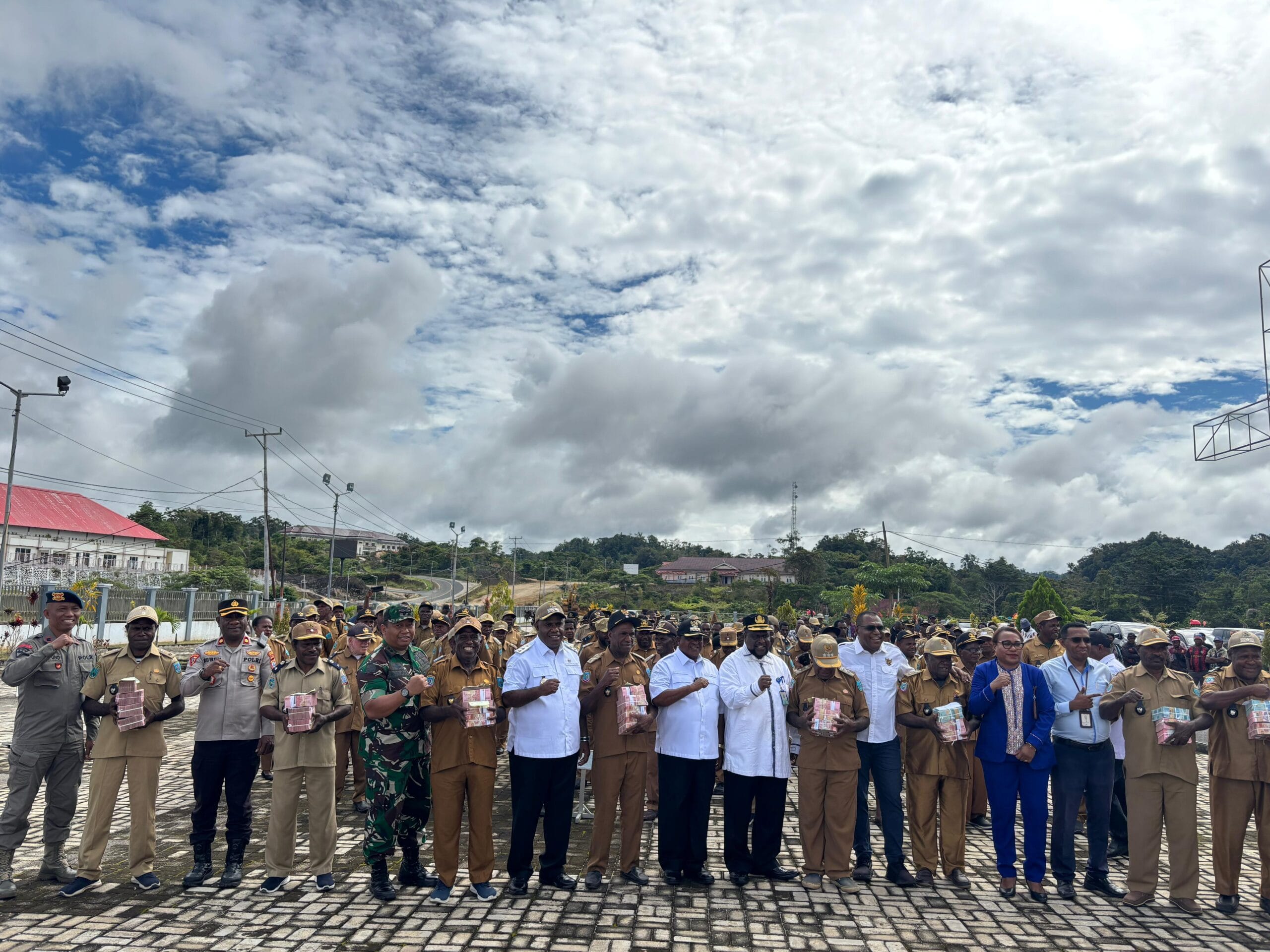 Kapolres Maybrat hadiri launching pembagian Dana Desa/Dana Kampung Tahap I Tahun Anggaran 2025
