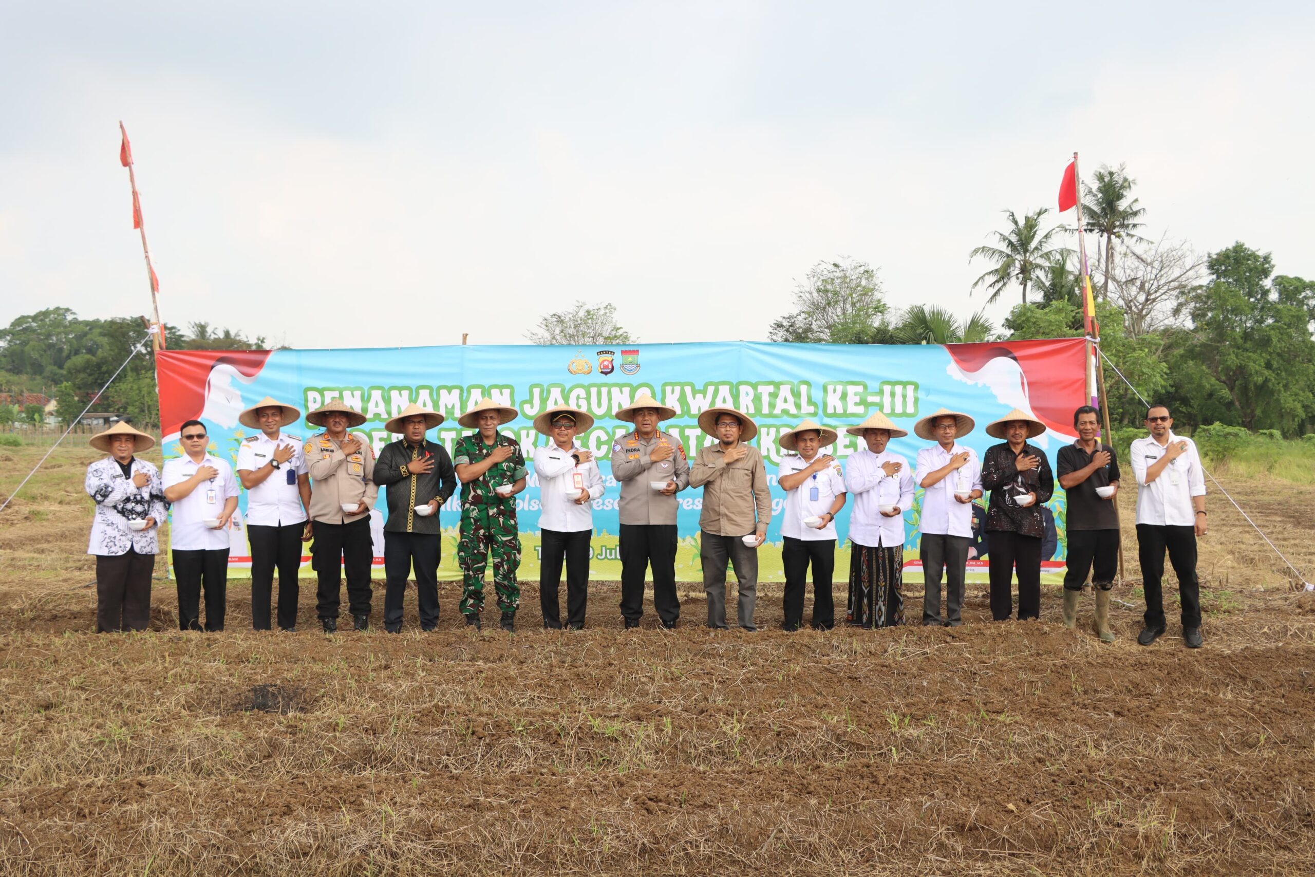Penanaman Jagung Serentak Bersama Kapolri, Kapolresta Tangerang Siap Dukung Ketahanan Pangan di Setiap Tahapan