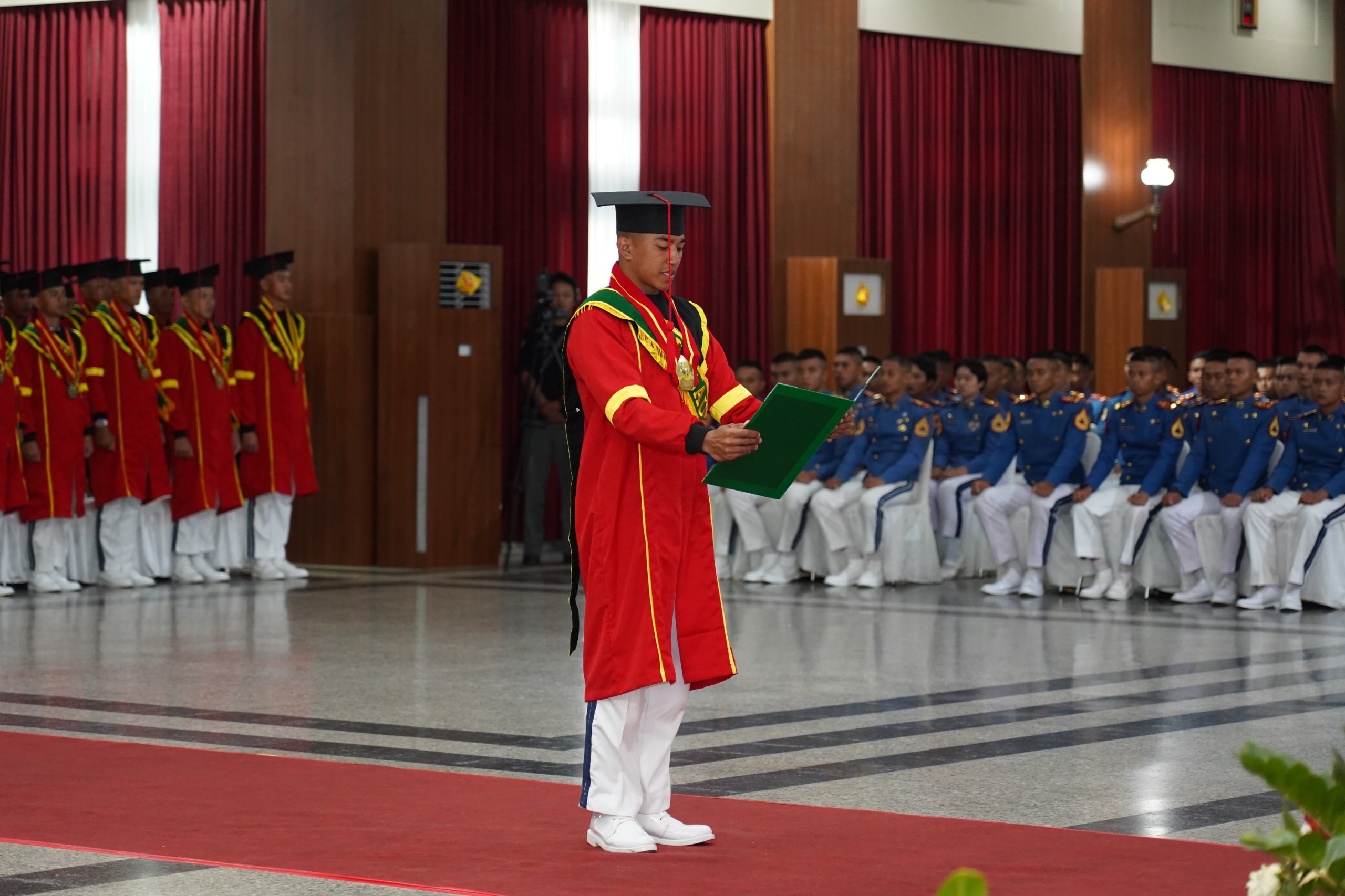 Kasad Wisuda Taruna Akmil Tingkat IV TA 2024/2025 Cetak Lulusan Unggul dan Berprestasi
