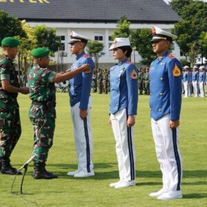 Upacara Kenaikan Tingkat dan Pangkat Taruna Akmil Gub Akmil Tekankan Pentingnya Tanggung Jawab dan Kepemimpinan