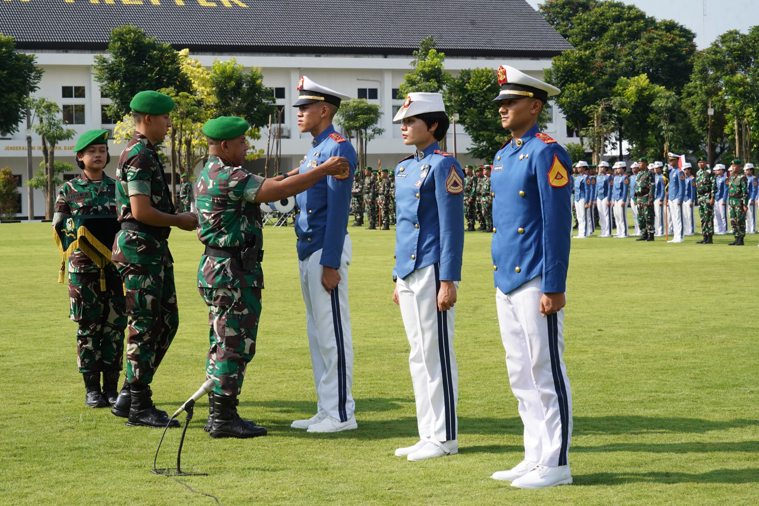 Upacara Kenaikan Tingkat dan Pangkat Taruna Akmil Gub Akmil Tekankan Pentingnya Tanggung Jawab dan Kepemimpinan