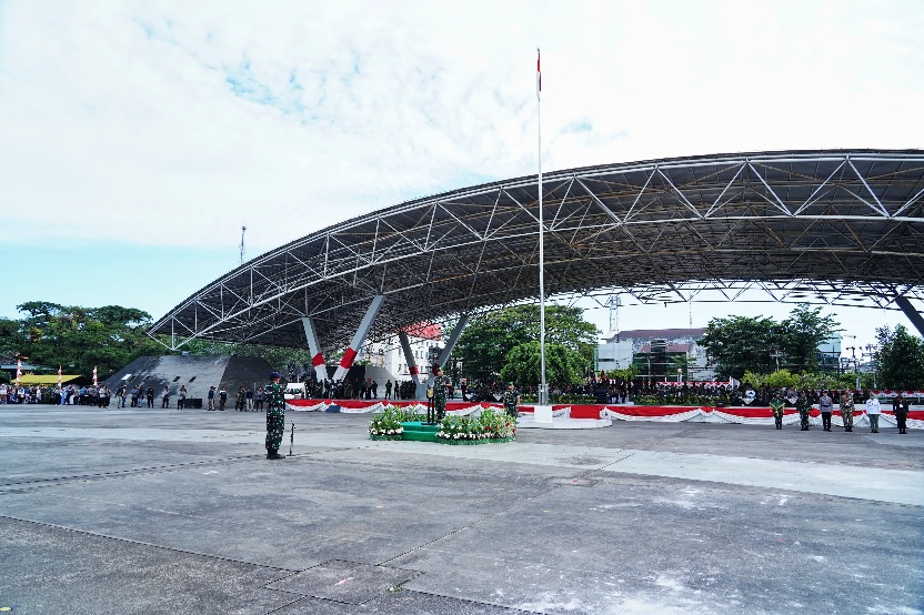 Dipimpin Pangdam XIV/Hsn, Penutupan SPPI Batch-3 Makassar Penuh Haru dan Syukur Mantan Siswa