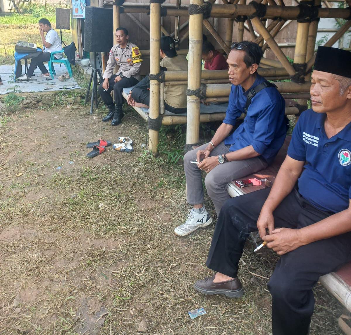 Bhabinkamtibmas Desa Pasir Gadung Dorong Warga Pengangguran untuk Bangkit Lewat Program Polisi Peduli Pengangguran