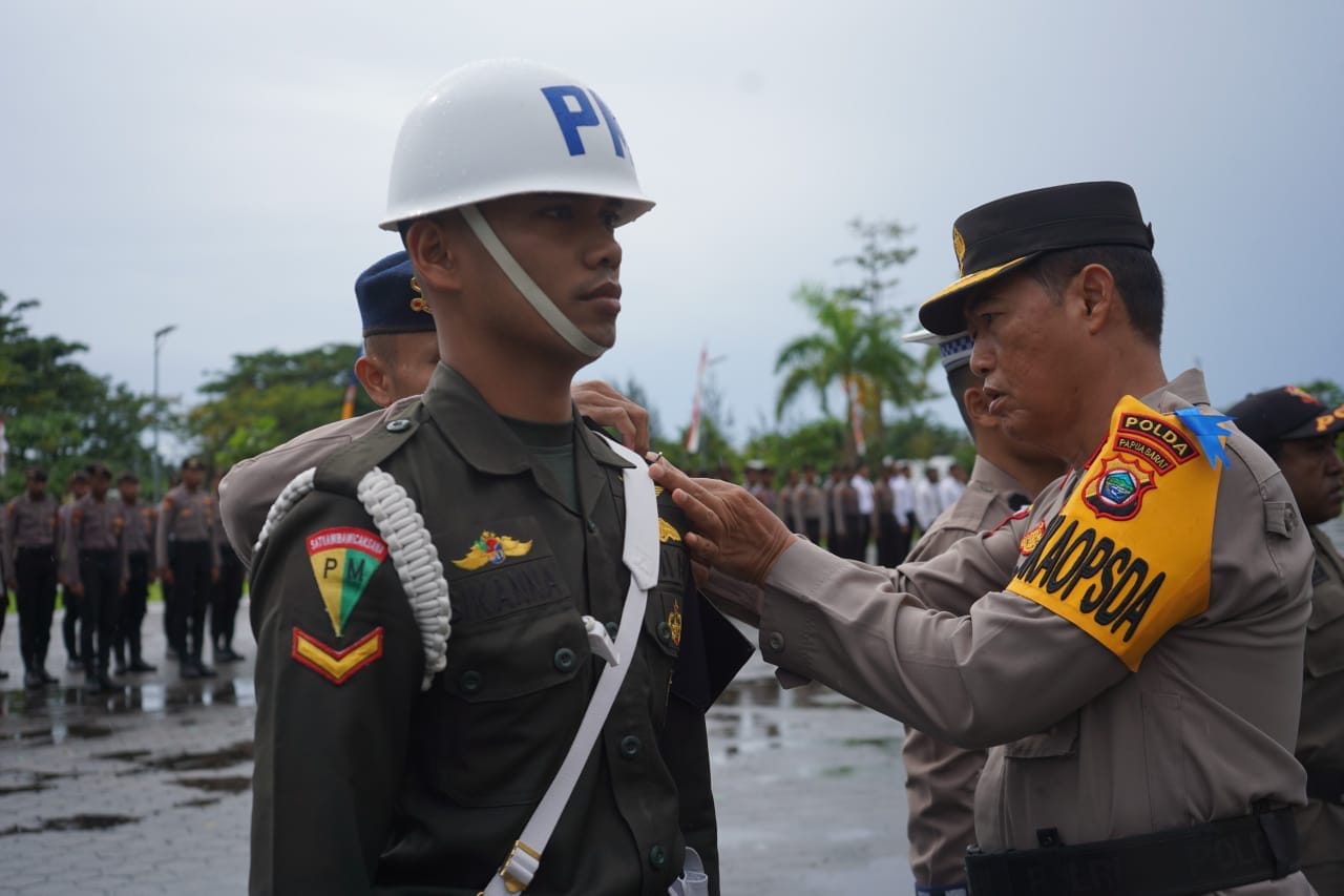 Polda Papua Barat Laksanakan Apel Gelar Pasukan, Operasi Patuh Mansinam 2025 Dimulai