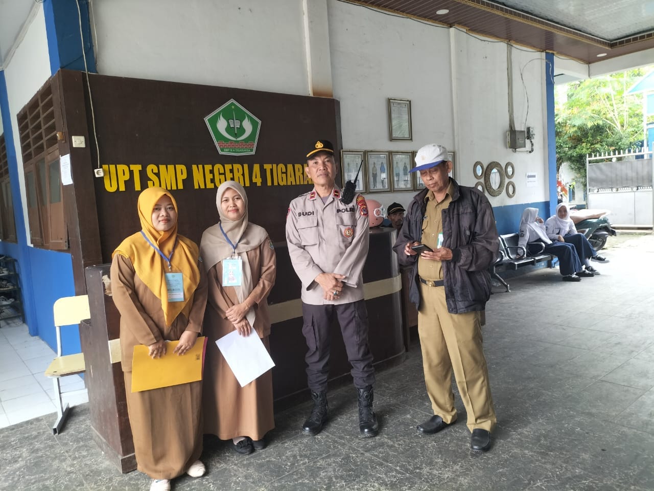 Kanit Binmas Polsek Tigaraksa Ipda Budi Wahono Hadiri Kegiatan MPLS di SMPN 4 Tigaraksa