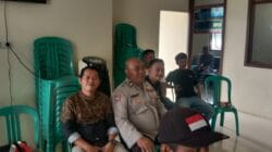 Bhabinkamtibmas Desa Budimulya Sambangi Aparatur dan Warga, Tegaskan Komitmen Jaga Kamtibmas
