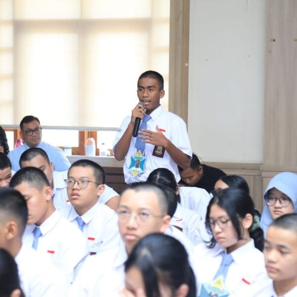 Kadivhumas ke Siswa Labschool: Harus Kerja Keras, Cerdas, Tuntas, dan Ikhlas