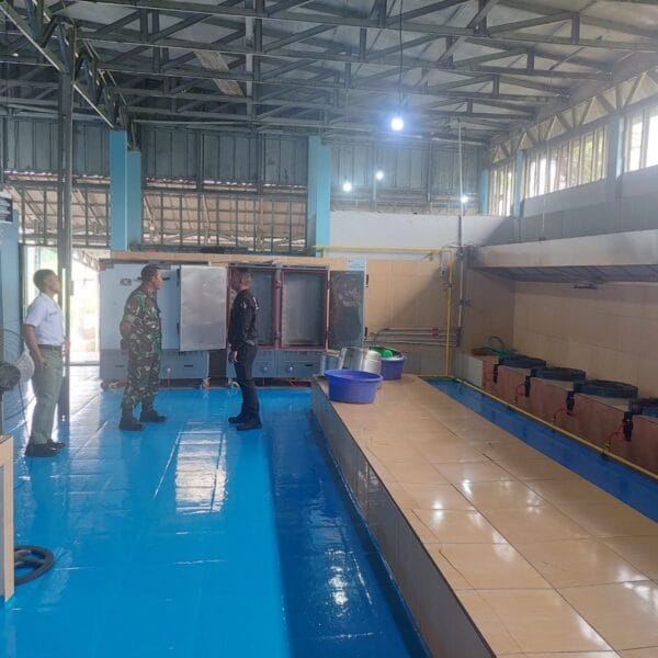 Dukung Program Pemerintah, Bhabinkamtibmas Desa Sodong Bripka M. Giri Manggala Tinjau Dapur MBG SPPG Yayasan Amal Salam Pancasila di Desa Sodong