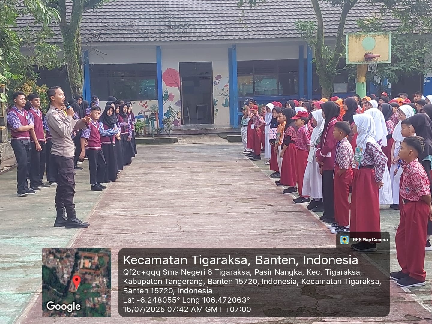 Bhabinkamtibmas Polsek Tigaraksa Aipda Bayu Aditia Kusuma Hadiri Kegiatan MPLS di SMPN 2 Tigaraksa