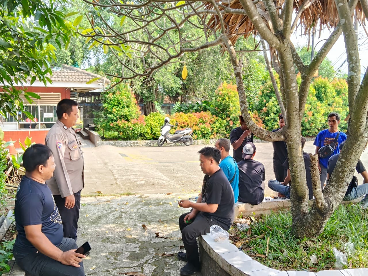 Bhabinkamtibmas Desa Bojong Laksanakan Program Poliran Dorong Warga Pengangguran Jadi Produktif