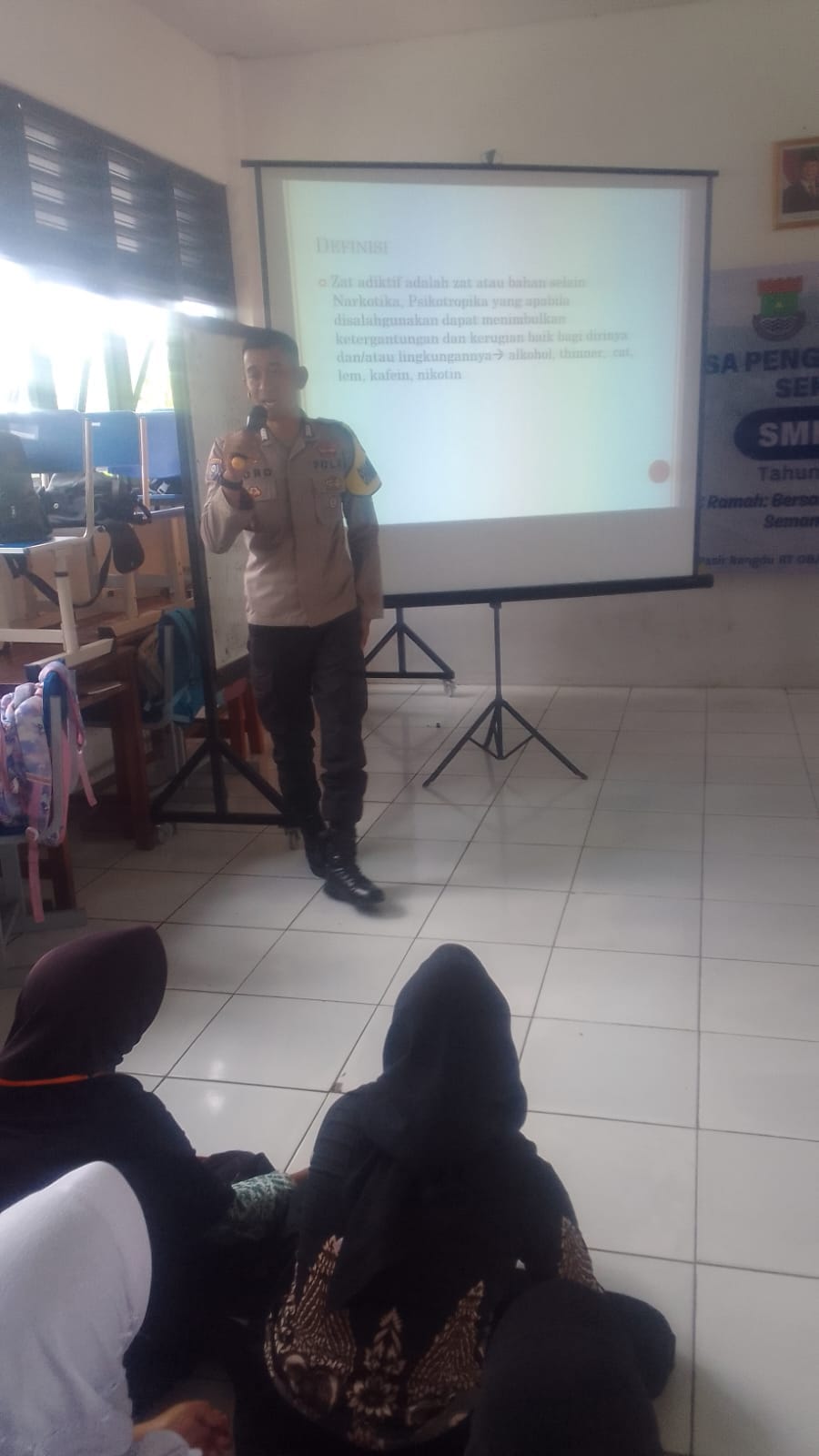 Bripka Ristyanto Hadir di Tengah Siswa, Sosialisasikan Bahaya Narkoba dan Tawuran