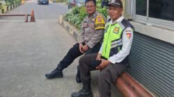 Bhabinkamtibmas Desa Talaga Sambangi Warga, Sampaikan Pesan Kamtibmas dan Sosialisasi Layanan Polisi 110