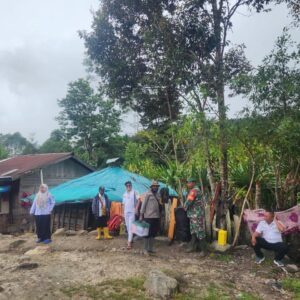 Babinsa Koramil 1710-05/Jila Bersama Puskesmas Lakukan Pusjaki Untuk Berikan Layanan Kesehatan Kepada Masyarakat Babinsa Koramil 1710-05/Jila Bersama Puskesmas Lakukan Pusjaki Untuk Berikan Layanan Kesehatan Kepada Masyarakat