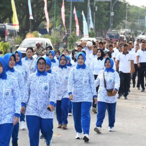 Asah Fisik, Pererat Jiwa Korsa, Prajurit Lantamal XIV Tunjukkan Ketangkasan Dalam Olahraga Bersama Dan Panahan Asah Fisik, Pererat Jiwa Korsa, Prajurit Lantamal XIV Tunjukkan Ketangkasan Dalam Olahraga Bersama Dan Panahan