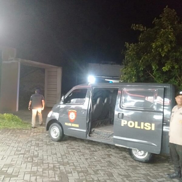 Antisipasi Kejahatan Jalanan, Kanit Reskrim Polsek Kresek Pimpin Patroli Malam di Gunung Kaler