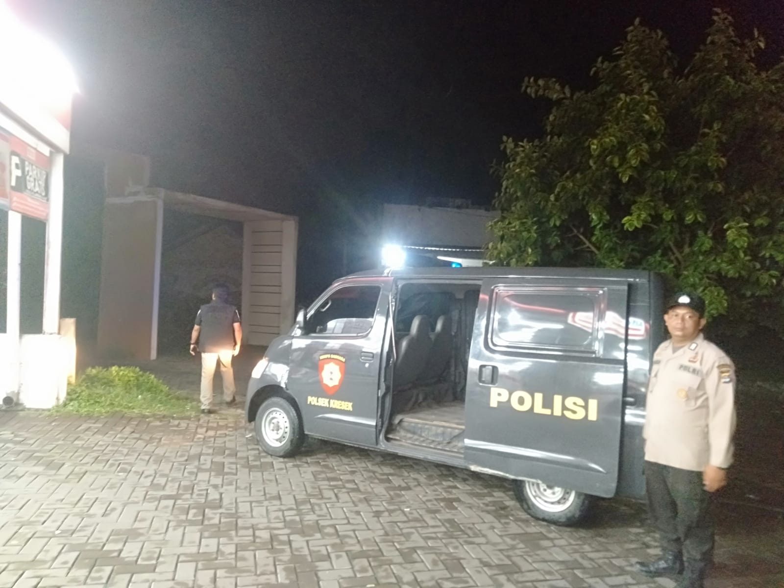 Antisipasi Kejahatan Jalanan, Kanit Reskrim Polsek Kresek Pimpin Patroli Malam di Gunung Kaler