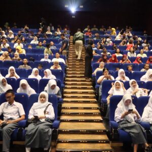 Keluarga Besar Lanud Sultan Hasanuddin Nonton Bersama Film BELIEVE Keluarga Besar Lanud Sultan Hasanuddin Nonton Bersama Film BELIEVE