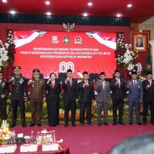 Dandim 0808 Bersama Forkopimda Kota Blitar Ikuti Pidato Kenegaraan Jelang HUT Ke – 80 RI Secara Virtual