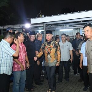 Panglima TNI Melayat Almarhum Marsma TNI Fajar Adriyanto, Kenang Sosok Bersahaja dan Penuh Senyum Panglima TNI Melayat Almarhum Marsma TNI Fajar Adriyanto, Kenang Sosok Bersahaja dan Penuh Senyum
