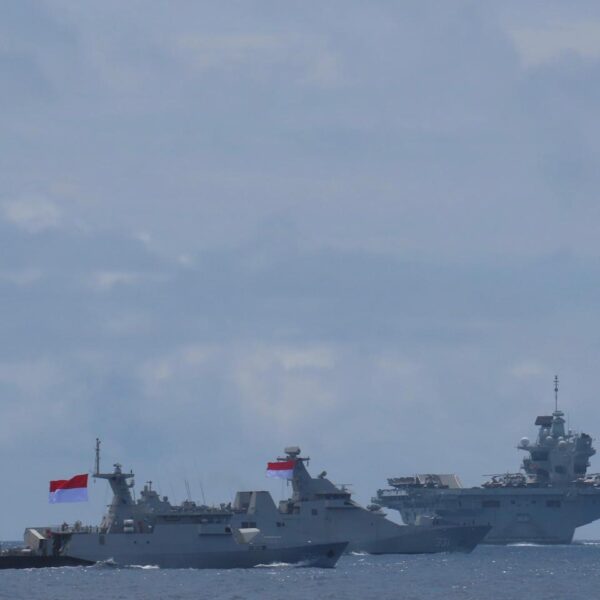 Koarmada III Gelar Passex dan Waspam Bersama UK Carrier Strike Group di Perairan Barat Daya Pulau Buru