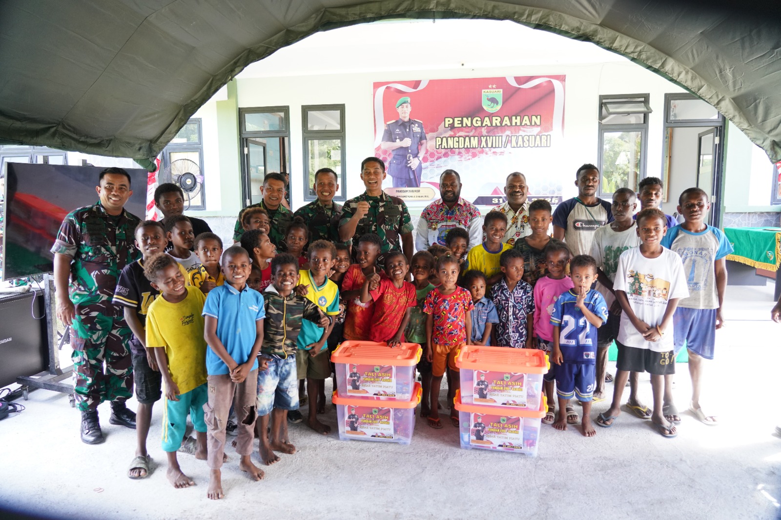 Sentuhan Lembut Pangdam Kepada Anak Yatim di Manokwari Selatan