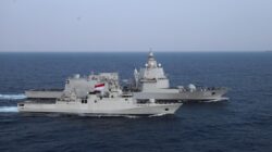 KRI SIM-367 dan KRI Brawijaya-320 Laksanakan Passex di Laut Mediterania