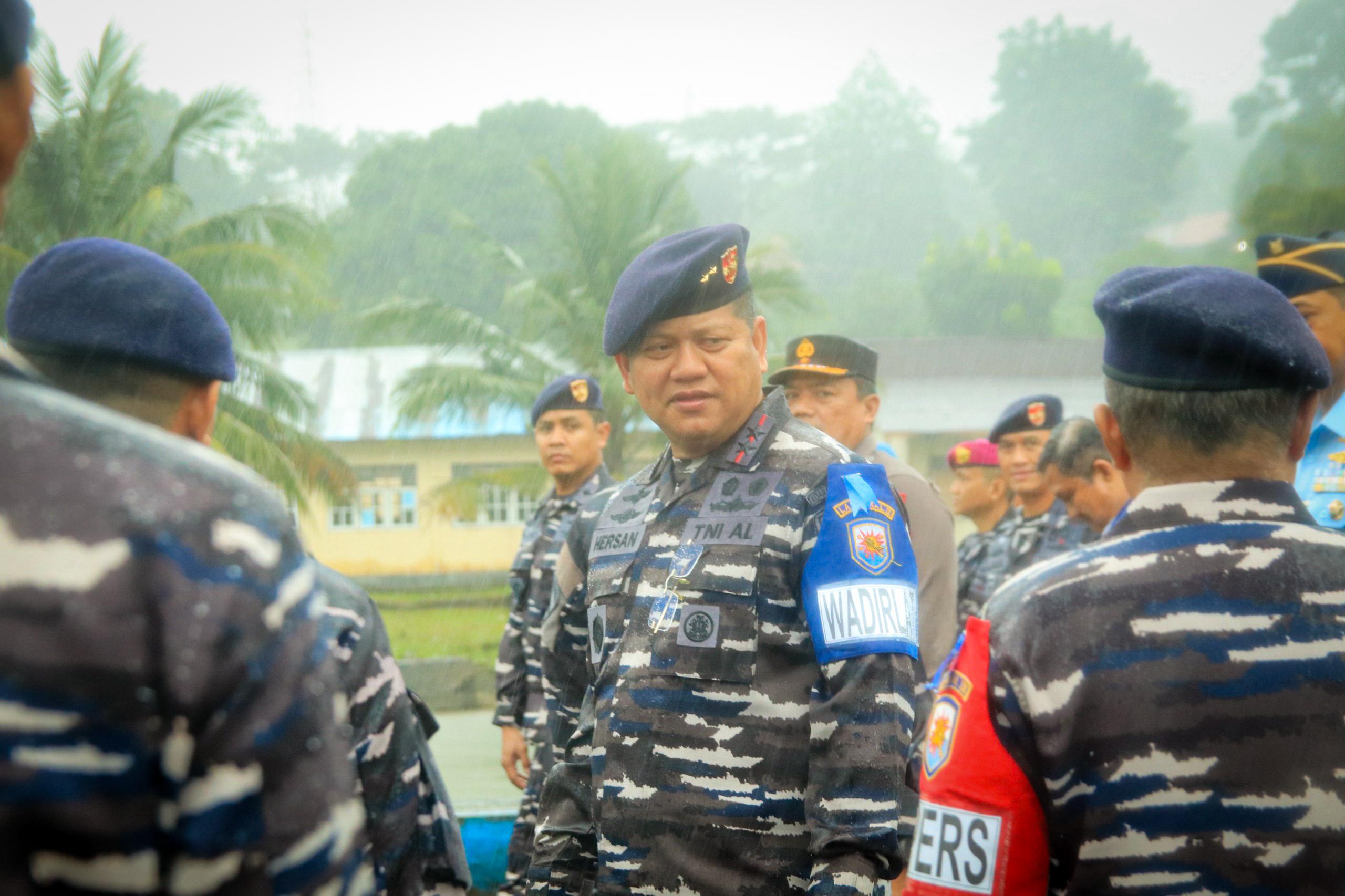 Di Tengah Guyuran Hujan, Pangkoarmada III Pimpin Apel Gelar Latihan SAR Laut TA 2025 di Ambon