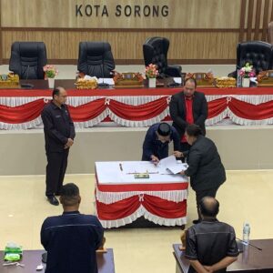 DPR Kota Sorong Tetapkan 13 Raperda Prioritas Tahun 2025, Wujudkan Tata Kelola Pemerintahan yang Lebih Baik DPR Kota Sorong Tetapkan 13 Raperda Prioritas Tahun 2025, Wujudkan Tata Kelola Pemerintahan yang Lebih Baik
