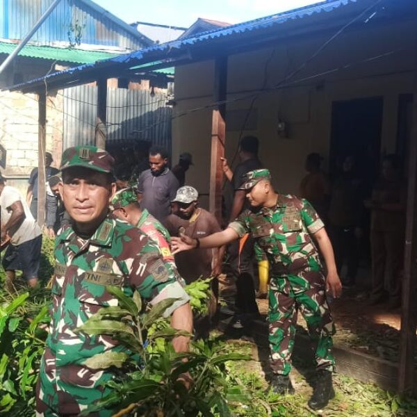 Luar Biasa!! Baru Sehari jabat, Dandim 1802 Sorong Langsung Turun Bantu Korban Longsor