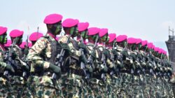 Korps Marinir Unjuk Kekuatan di Upacara Gelar Pasukan Operasional Dan Kehormatan Militer