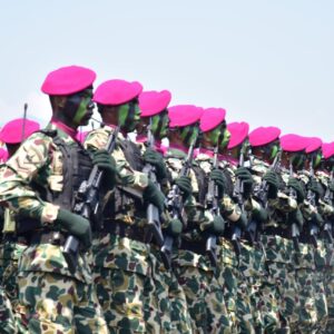 Korps Marinir Unjuk Kekuatan di Upacara Gelar Pasukan Operasional Dan Kehormatan Militer