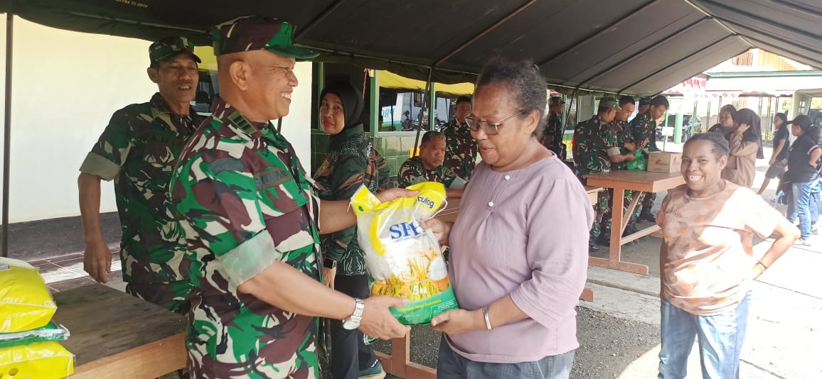 Kodim 1802 Sorong Gelar Pangan Murah, Warga Serbu Beras Berkualitas