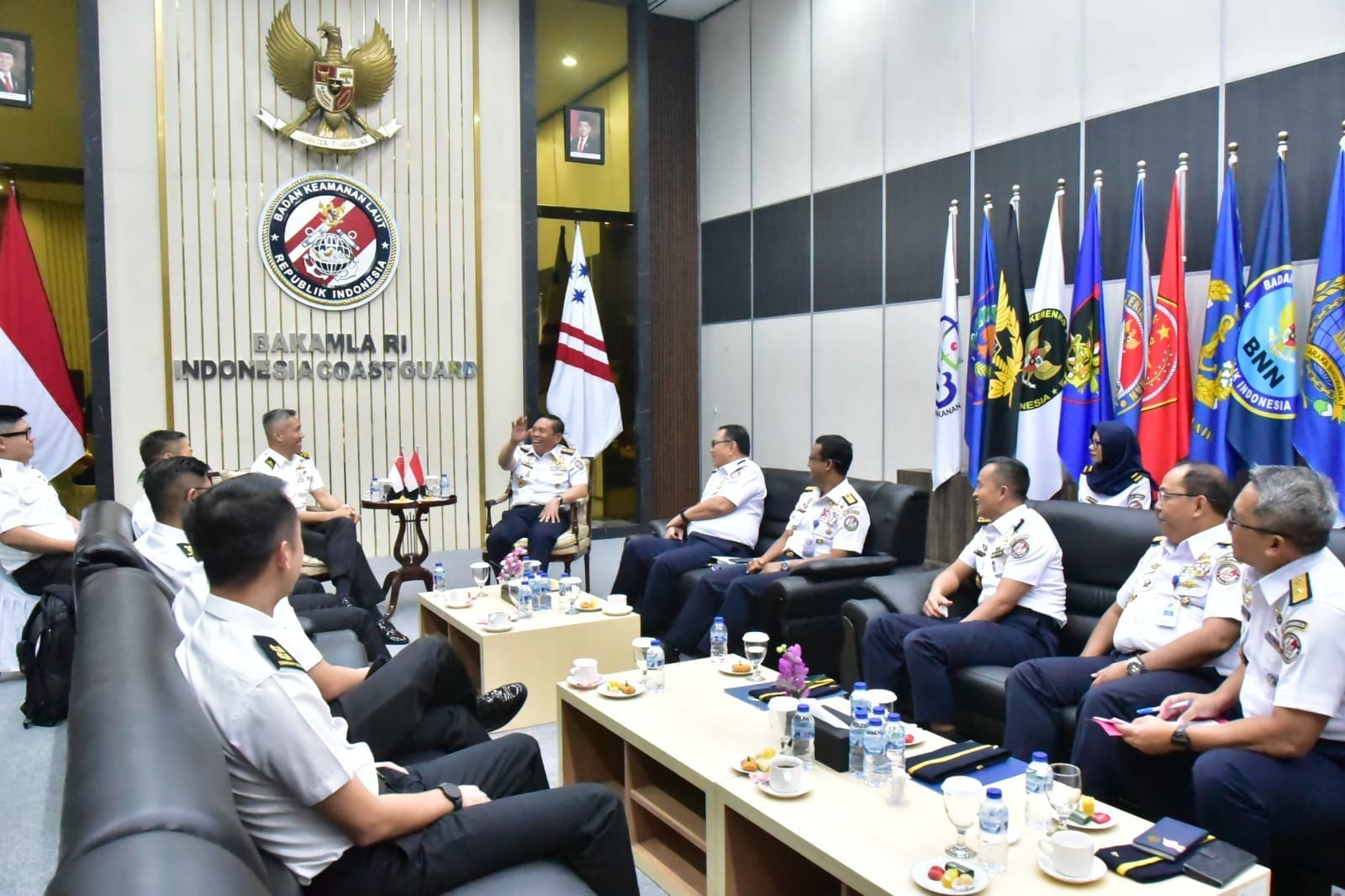 Kepala Bakamla RI Terima Kunjungan Commander MARSEC Republic of Singapore Navy Kepala Bakamla RI Terima Kunjungan Commander MARSEC Republic of Singapore Navy
