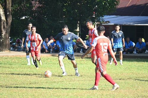 Laga Persahabatan, Lanud Sultan Hasanuddin dan Kosek II Gelar Pertandingan Sepak Bola