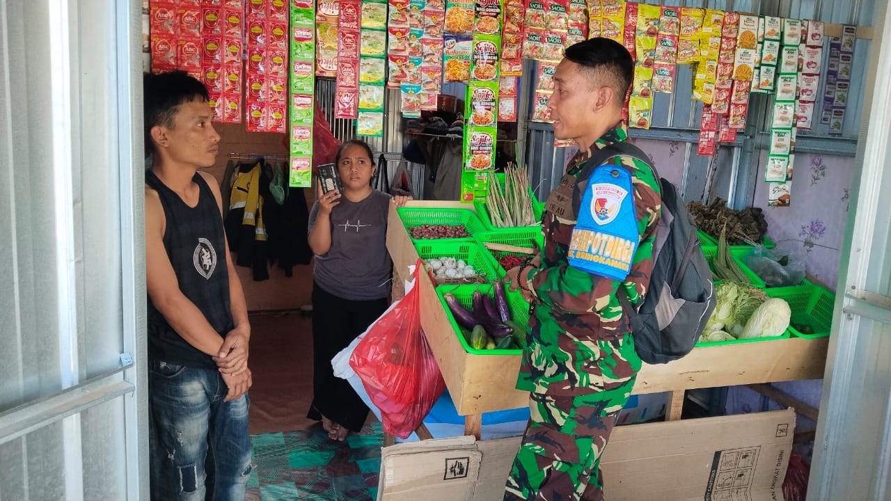 Lanud Sultan Hasanuddin Sosialisasikan Bahaya Layang-Layang Kepada Masyarakat Sekitar Bandara Lanud Sultan Hasanuddin Sosialisasikan Bahaya Layang-Layang Kepada Masyarakat Sekitar Bandara