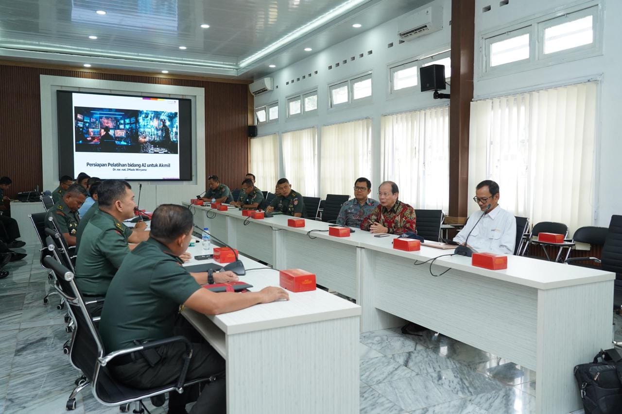 Audiensi Diskusi Inisiatif Program Kecerdasan Buatan di Akademi Militer