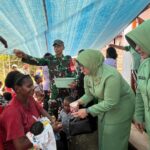 Dukung Program Penurunan Angka Stunting, Kodim 1710/Mimika Beri Makanan Tambahan Kepada Balita Jelang Peringatan HUT Ke-80 TNI