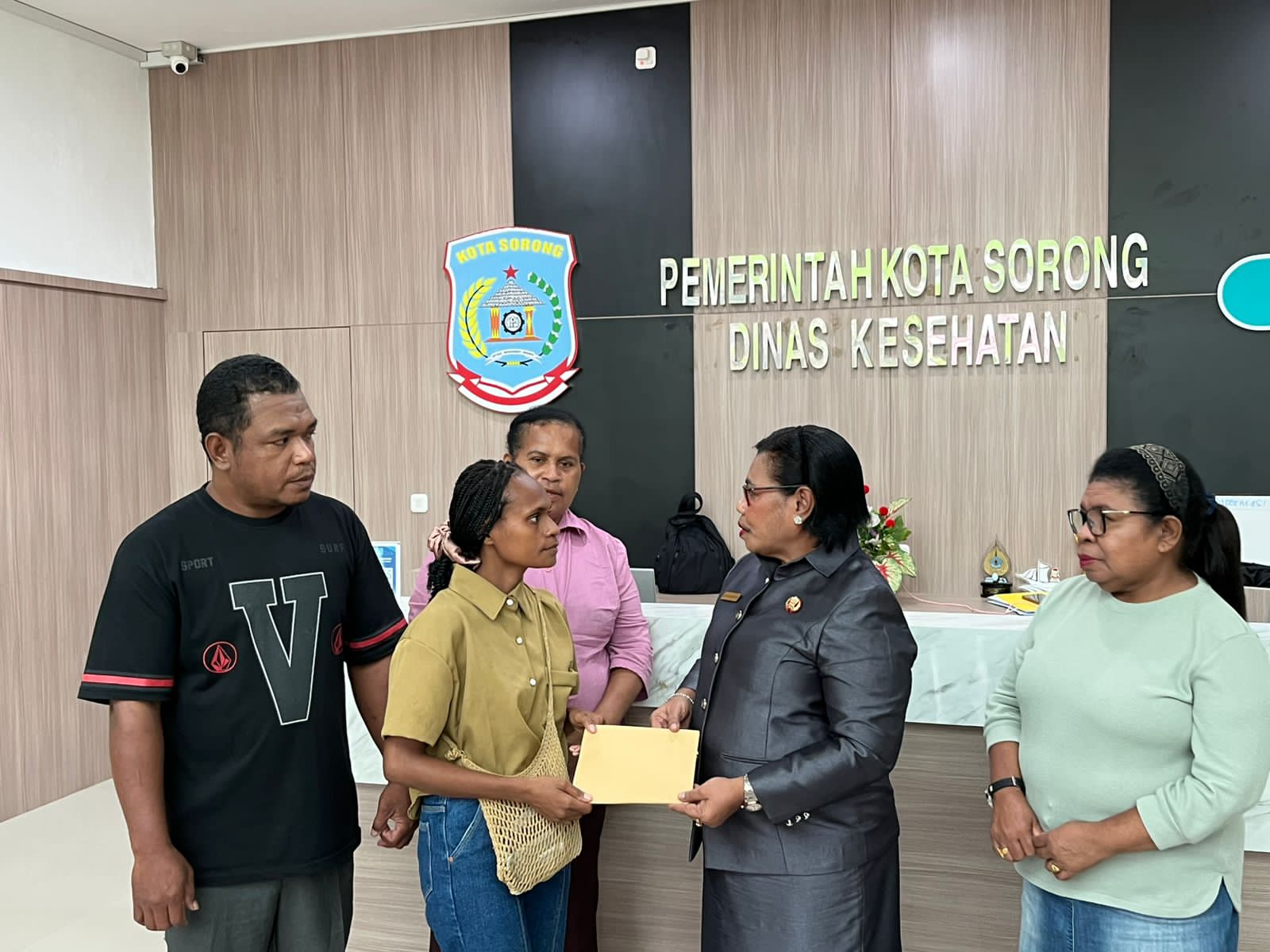 Dinkes Kota Sorong Bantu Bayi Hidrosefalus Rujukan ke Manado
