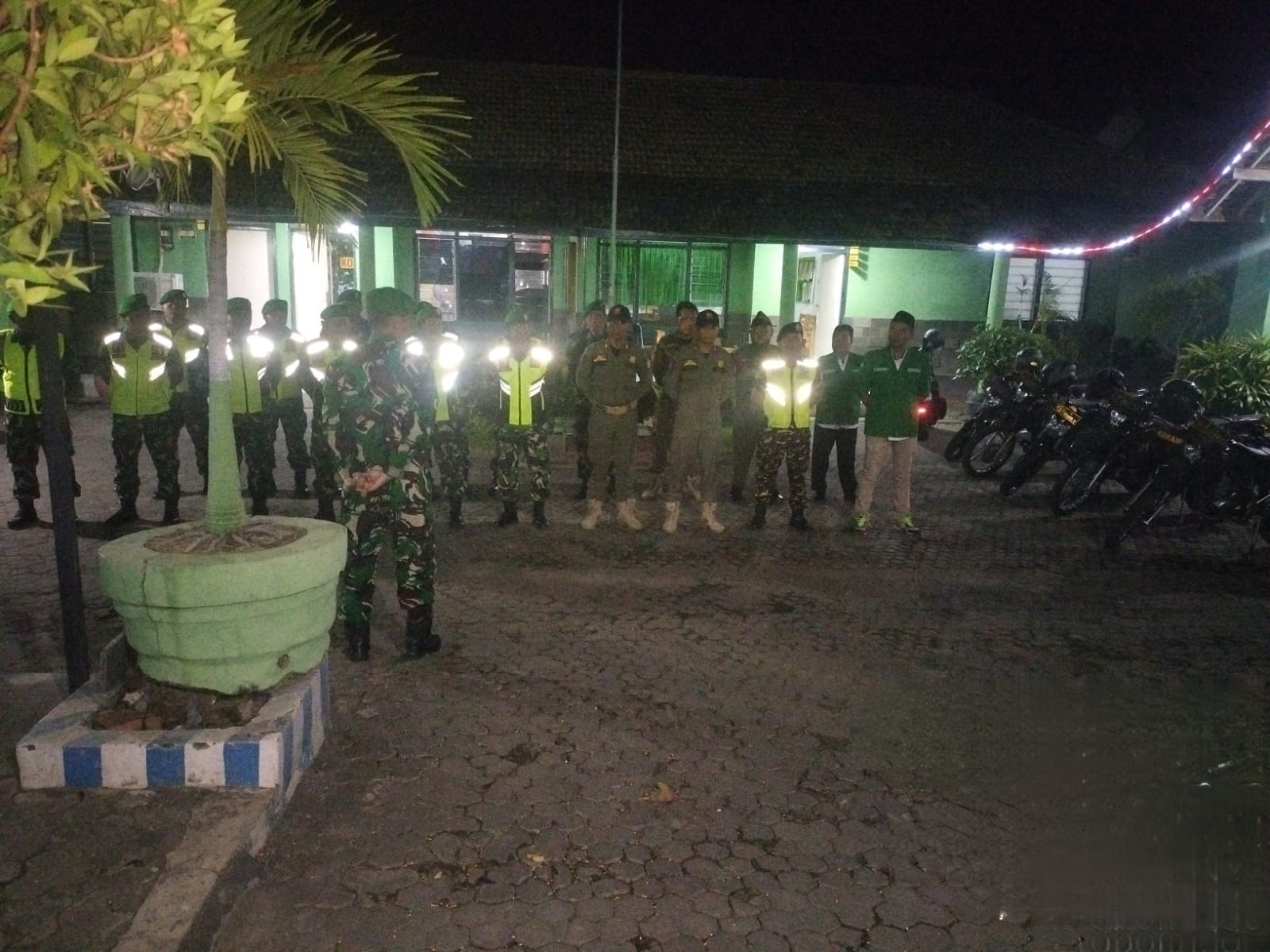 Cegah Potensi Gangguan Kamtibmas, Kodim 0820/Probolinggo Melalui Koramil Jajaran Gelar Siskamling