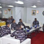 Pangkoarmada III Tiba di Wanam, menerima Courtesy Call Dankodaeral XI di KRI WSH-991 Pangkoarmada III Tiba di Wanam, menerima Courtesy Call Dankodaeral XI di KRI WSH-991