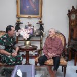Anjangsana TNI ke Jenderal TNI (Purn) Try Sutrisno: Kita Tidak Boleh Melupakan Persatuan