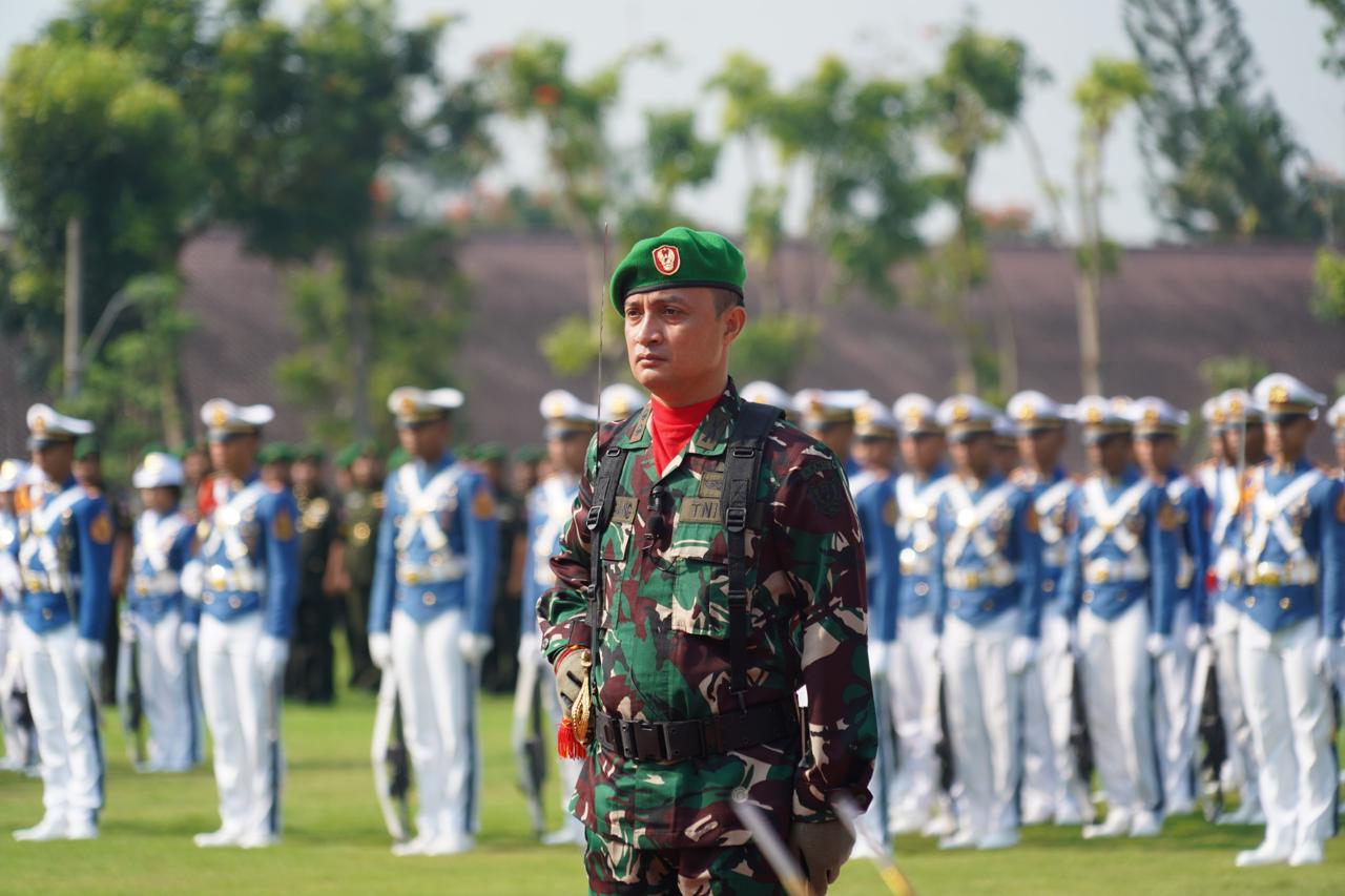Serah Terima Jabatan Komandan Resimen Taruna Akademi Militer