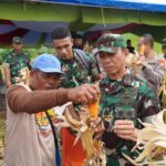 Panen Raya Jagung Satukan Langkah : Kodam Kasuari, Polda dan Pemerintah Papua Barat Kompak Dukung Swasembada Pangan 2025 Panen Raya Jagung Satukan Langkah : Kodam Kasuari, Polda dan Pemerintah Papua Barat Kompak Dukung Swasembada Pangan 2025