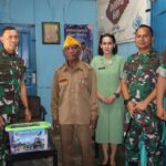 Air Mata Haru di Hari Bahagia Saat Pangdam Bersama Ketua Persit KCK Daerah XVIII/Kasuari Jalin Kasih dengan Veteran dan Warakawuri Air Mata Haru di Hari Bahagia Saat Pangdam Bersama Ketua Persit KCK Daerah XVIII/Kasuari Jalin Kasih dengan Veteran dan Warakawuri