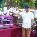 Panglima TNI Bagikan Ratusan Paket Sembako dan Lepas Ratusan Ekor Burung di Mabes TNI
