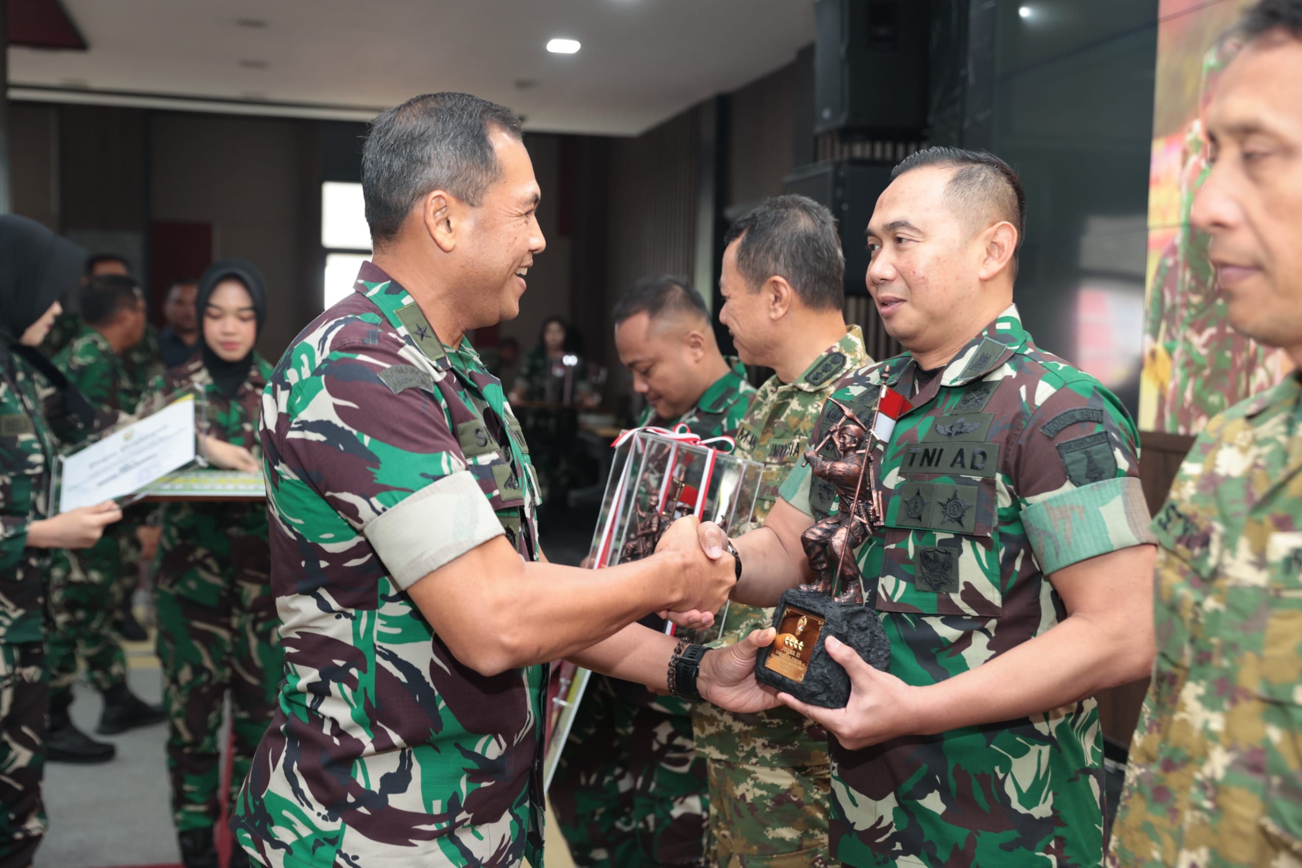 TMMD ke-126: TNI dan Pemda Bersatu Bangun Desa, Sejahterakan Rakyat TMMD ke-126: TNI dan Pemda Bersatu Bangun Desa, Sejahterakan Rakyat