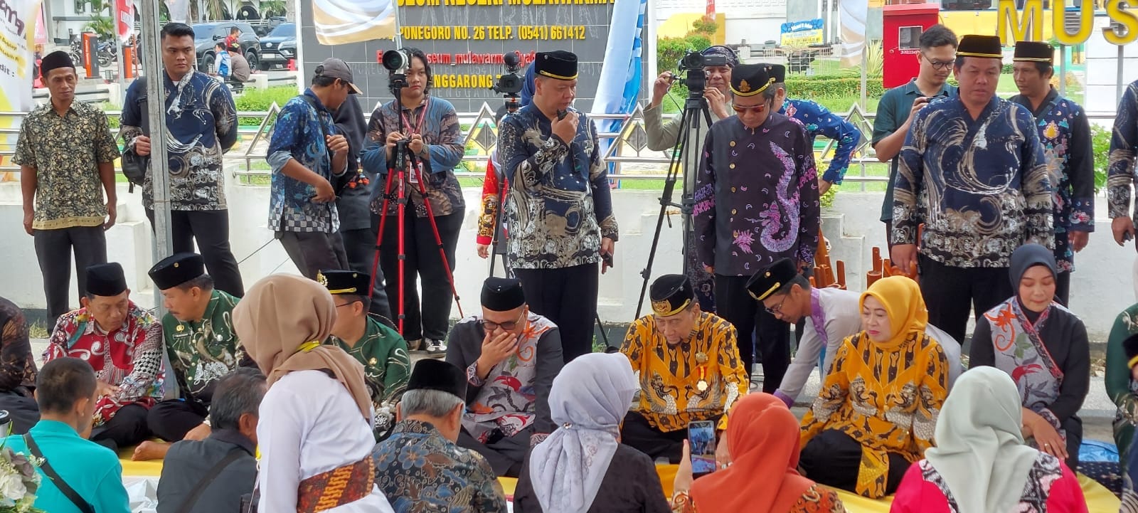 Tradisi Budaya Beseprah Yang Penuh Dengan Makna Tradisi Budaya Beseprah Yang Penuh Dengan Makna