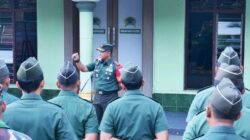 Komandan Kodim 0808/Blitar Baru Letkol Inf Virlani Arudyawan Berikan Jam Komandan