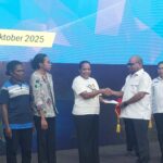 Walikota Sorong Serahkan Bantuan Modal Usaha Mikro untuk 100 Pelaku Usaha, Dorong Ekonomi Daerah Maju Walikota Sorong Serahkan Bantuan Modal Usaha Mikro untuk 100 Pelaku Usaha, Dorong Ekonomi Daerah Maju