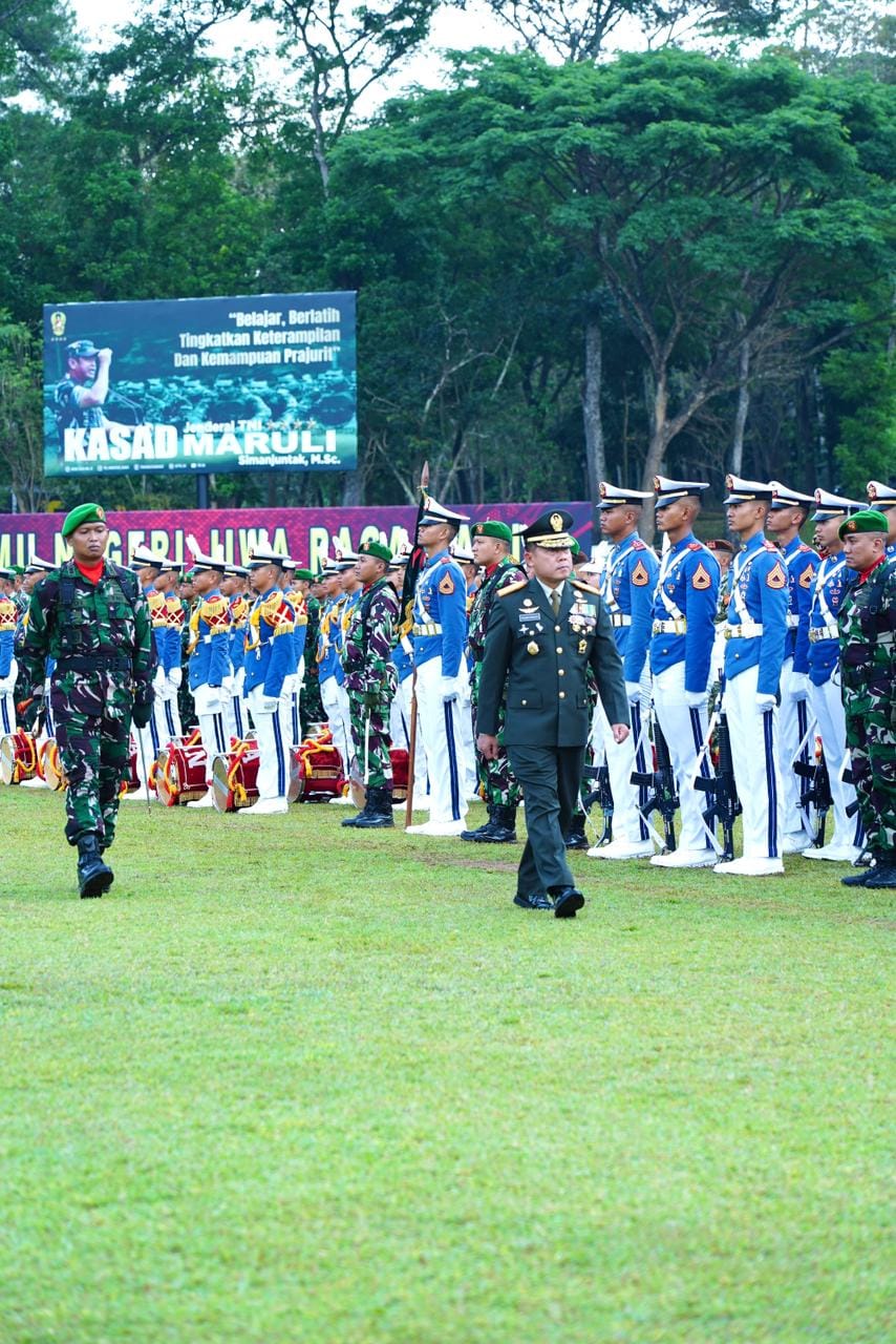 Wakil Gubernur Akmil Pimpin Jalannya Upacara HUT ke-80 TNI